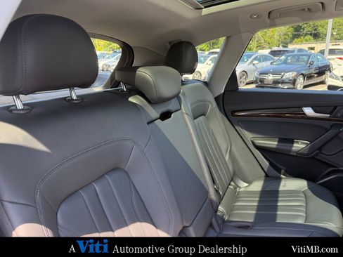 Used 2019 Audi Q5 2.0T Premium Plus w/ Premium Plus Package AWD/4WD image 28