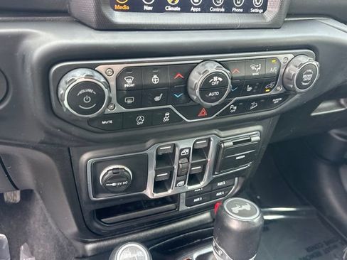 Used 2020 Jeep Wrangler Unlimited Sahara AWD/4WD image 6