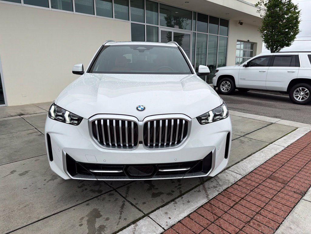 Used 2026 BMW X5 sDrive40i w/ Climate Comfort Package RWD image 2