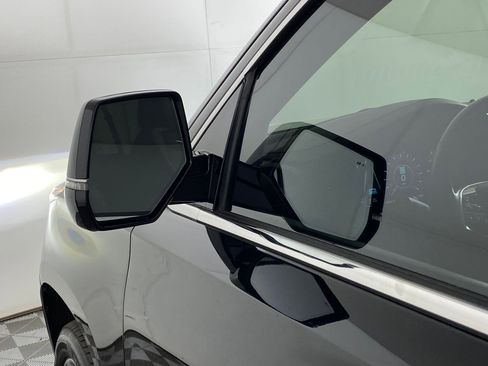 Used 2019 Cadillac Escalade Premium Luxury image 22