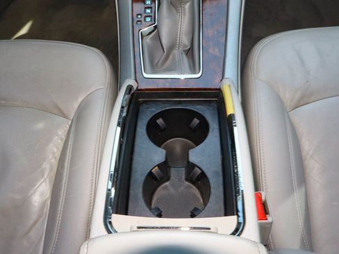 Used 2010 Buick LaCrosse CXL FWD image 18