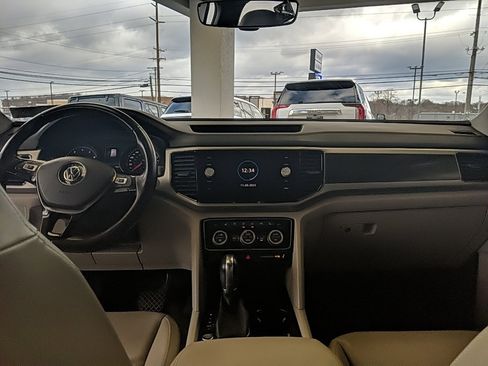 Used 2018 Volkswagen Atlas SEL image 18