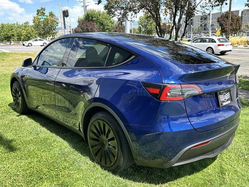 Used 2025 Tesla Model Y Long Range AWD/4WD image 9