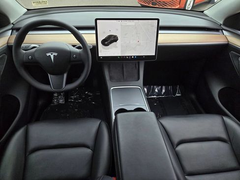 Used 2023 Tesla Model Y 2WD image 15