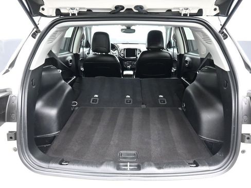 Used 2020 Jeep Compass Limited image 40