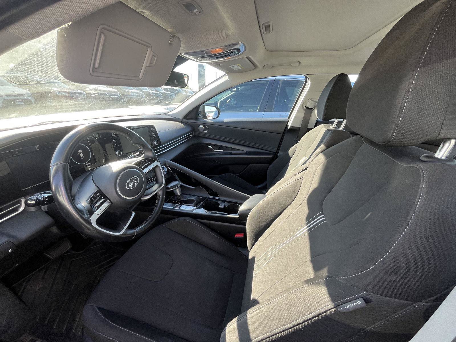 Used 2021 Hyundai Elantra SEL w/ Convenience + Premium Package FWD image 7