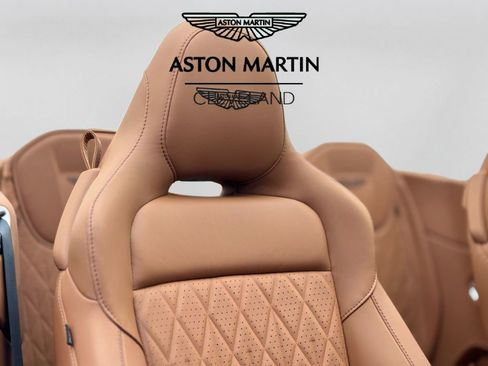 Used 2025 Aston Martin DB12 Convertible RWD image 5