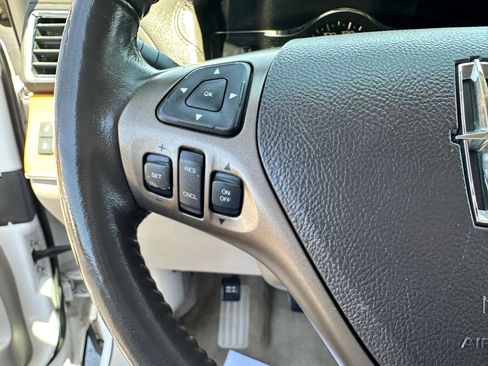 Used 2012 Lincoln MKX FWD image 13