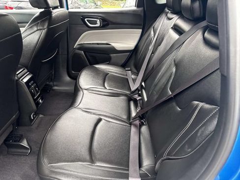 Used 2025 Jeep Compass Limited AWD/4WD image 18