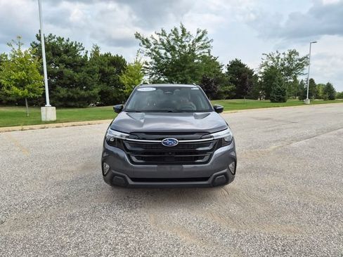 Used 2025 Subaru Forester Touring AWD/4WD image 3