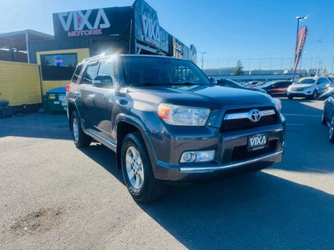 Used 2013 Toyota 4Runner SR5 w/ Convenience Pkg AWD/4WD image 3
