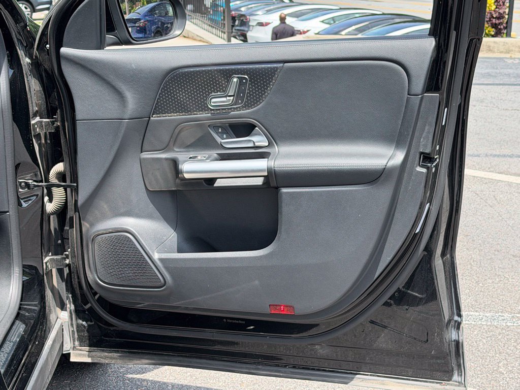 Used 2025 Mercedes-Benz GLA 250 4MATIC image 35