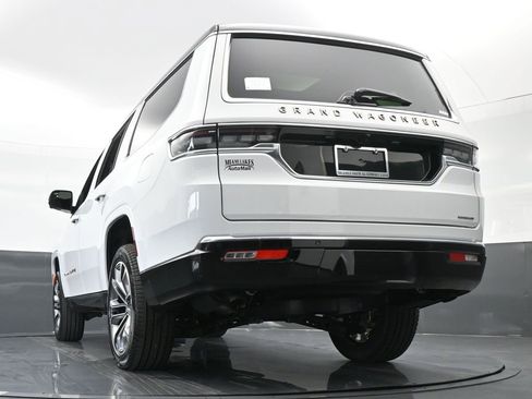 Used 2024 Jeep Grand Wagoneer Series III image 53