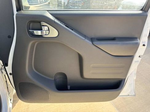 Used 2018 Nissan Frontier PRO-4X image 16