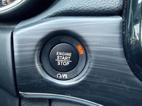 Used 2020 Jeep Grand Cherokee Limited image 36