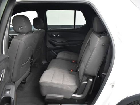 Used 2023 Chevrolet Traverse LT image 29