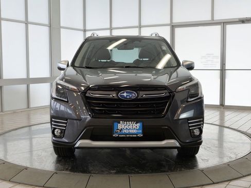 Used 2023 Subaru Forester Touring image 3