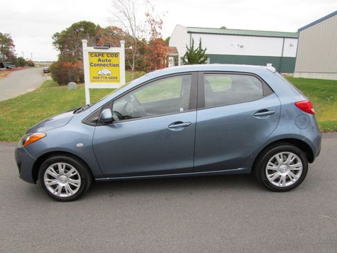 Used 2014 MAZDA MAZDA2 Sport image 2