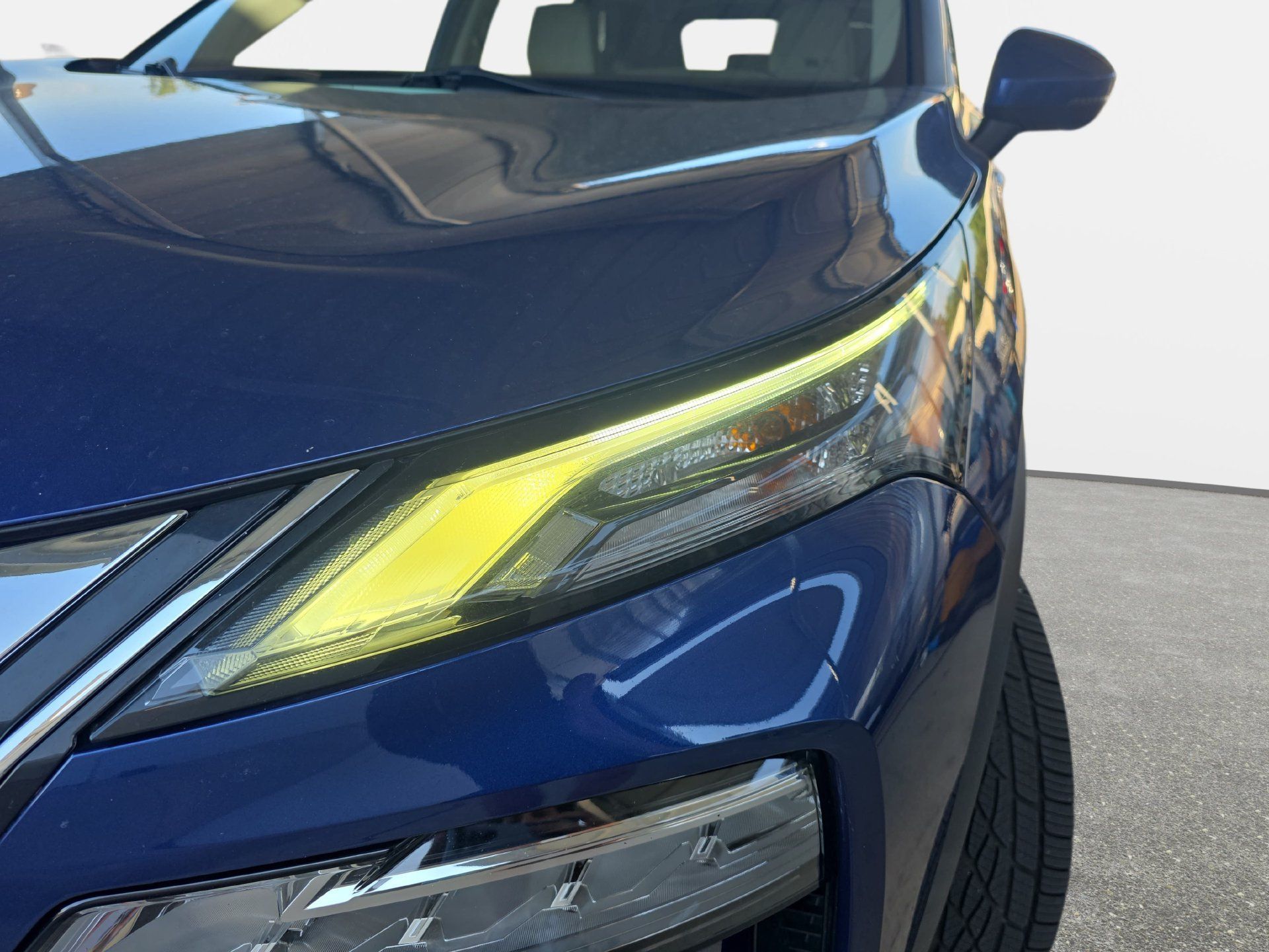 Used 2023 Nissan Rogue SV FWD image 28