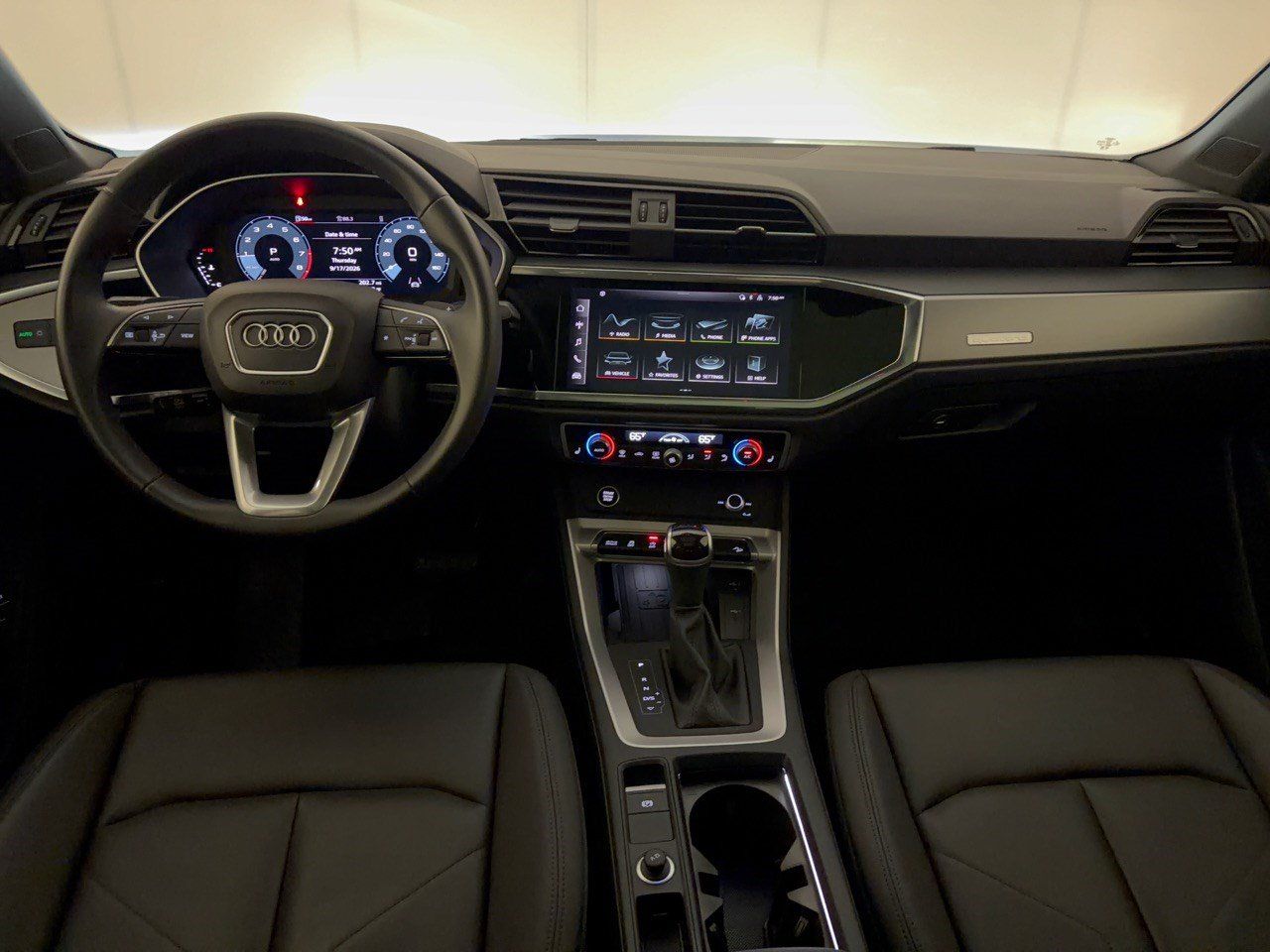 Used 2025 Audi Q3 2.0T Premium w/ Convenience Package AWD/4WD image 17