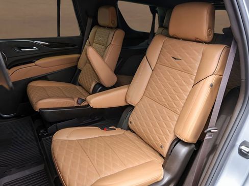 Certified 2024 Cadillac Escalade Sport w/ LPO, ONYX Package image 26