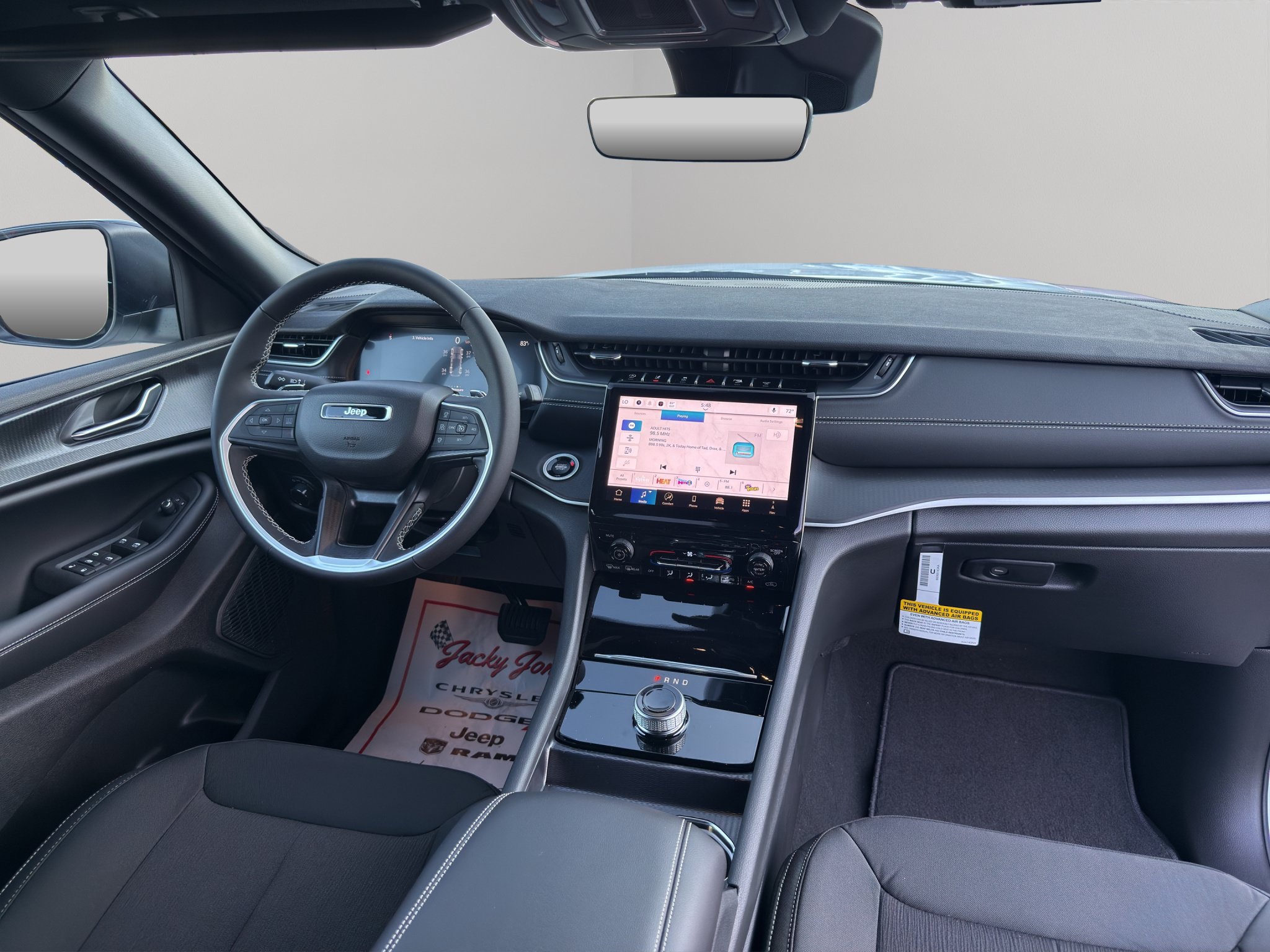 New 2027 Jeep Grand Cherokee Laredo RWD image 19