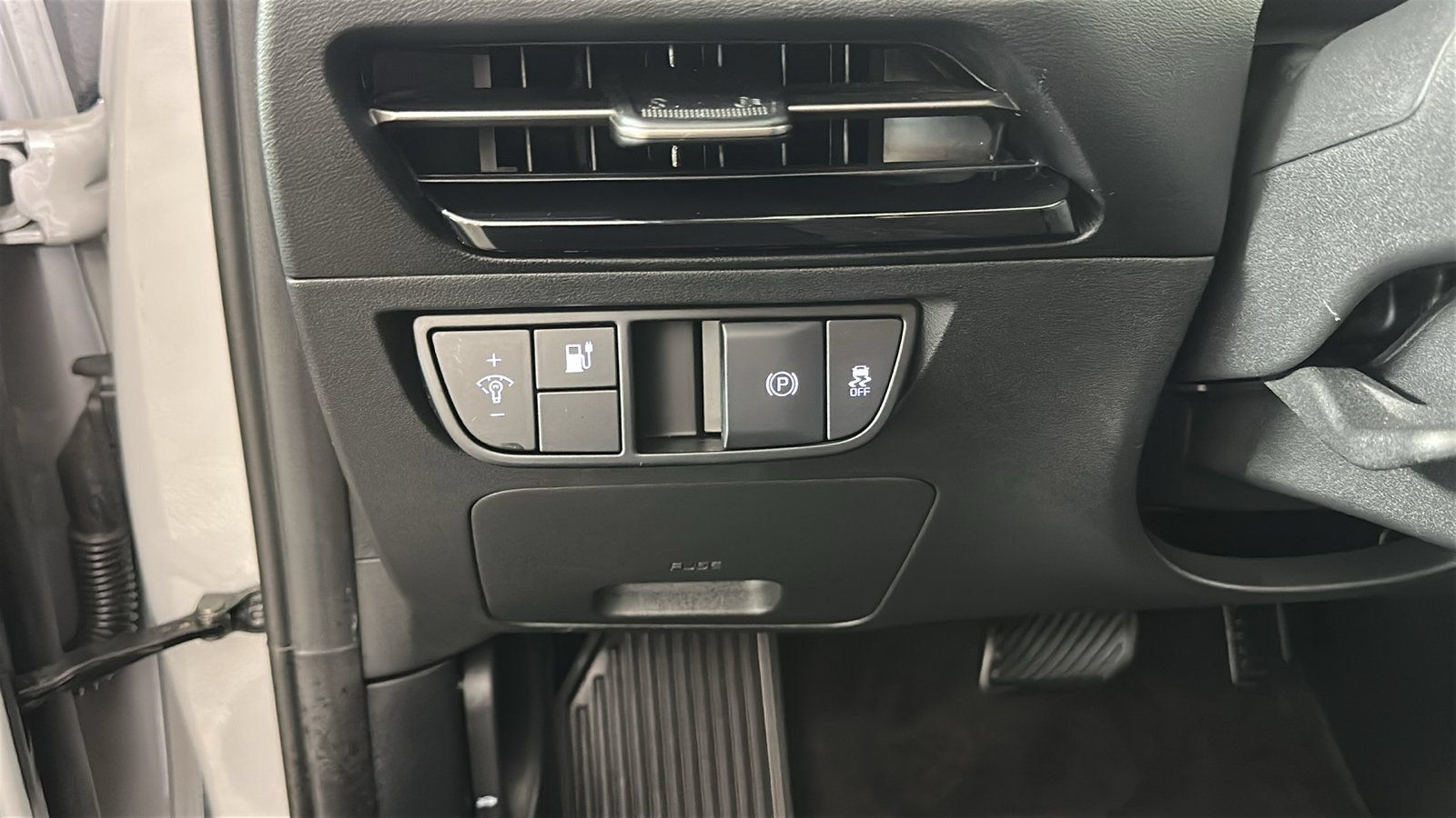 Used 2025 Kia EV6 Light AWD/4WD image 23