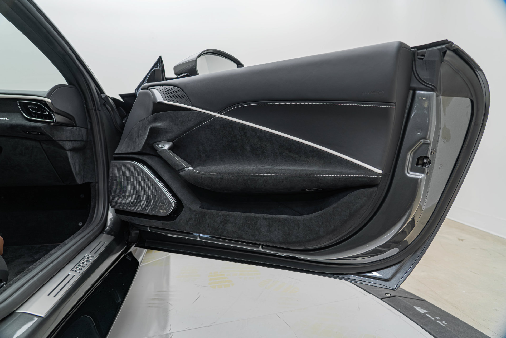 Certified 2023 Ferrari Roma RWD image 18