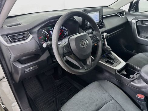 Used 2021 Toyota RAV4 XLE FWD image 9