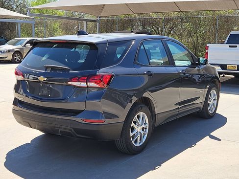 Certified 2022 Chevrolet Equinox LS image 3