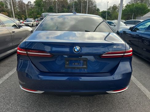 Used 2024 BMW 530i w/ Premium Package image 3