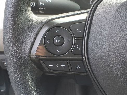 Used 2022 Toyota Corolla LE image 17