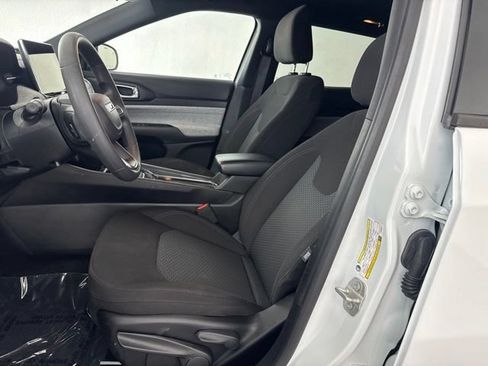 Used 2023 Jeep Compass Sport AWD/4WD image 21