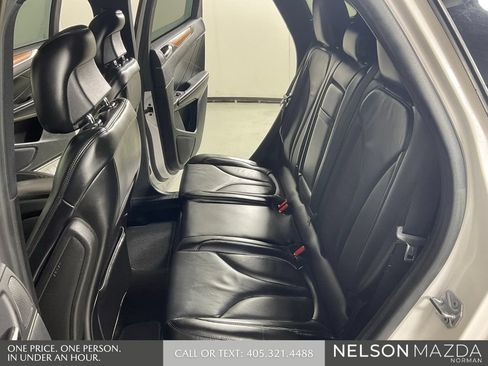 Used 2019 Lincoln MKC Select w/ Select Plus Package FWD image 26