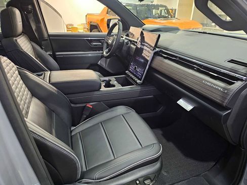 New 2024 GMC Sierra EV Denali image 7