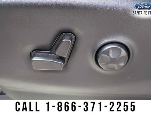 Used 2023 Chrysler Pacifica Touring-L FWD image 16
