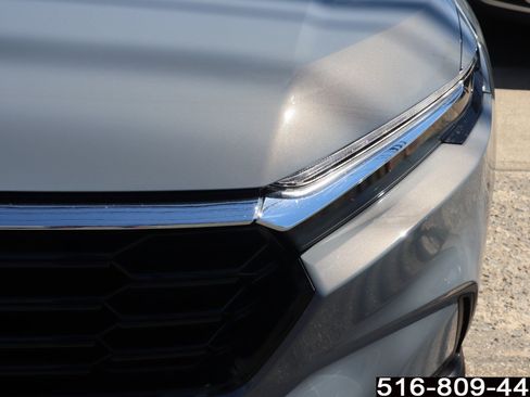 Used 2025 Honda CR-V EX-L image 11