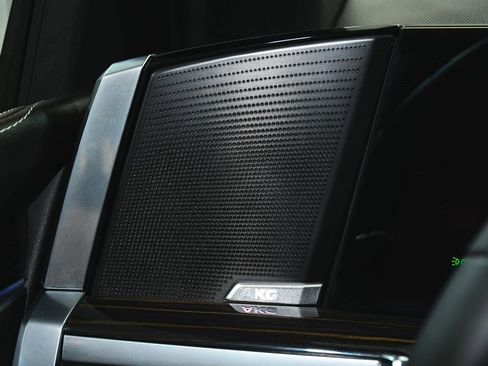 Used 2025 Cadillac Escalade Premium Luxury w/ LPO, Floor Liner Package AWD/4WD image 33