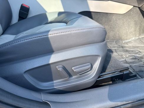 Used 2018 Toyota Camry L image 17