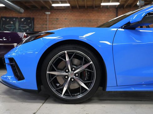 Used 2021 Chevrolet Corvette 2dr Stingray Conv w/ Z51 Performance Package image 10