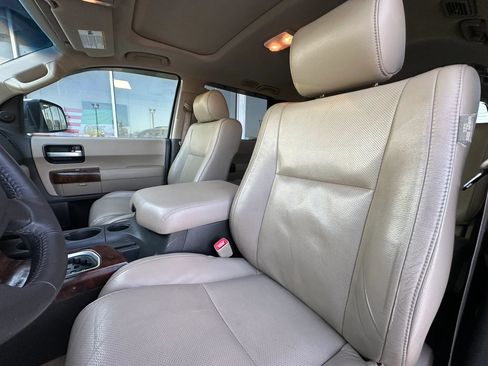 Used 2008 Toyota Sequoia Platinum RWD image 11