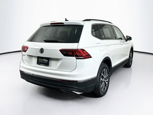 Used 2020 Volkswagen Tiguan SE w/ Panoramic Sunroof Package FWD image 9