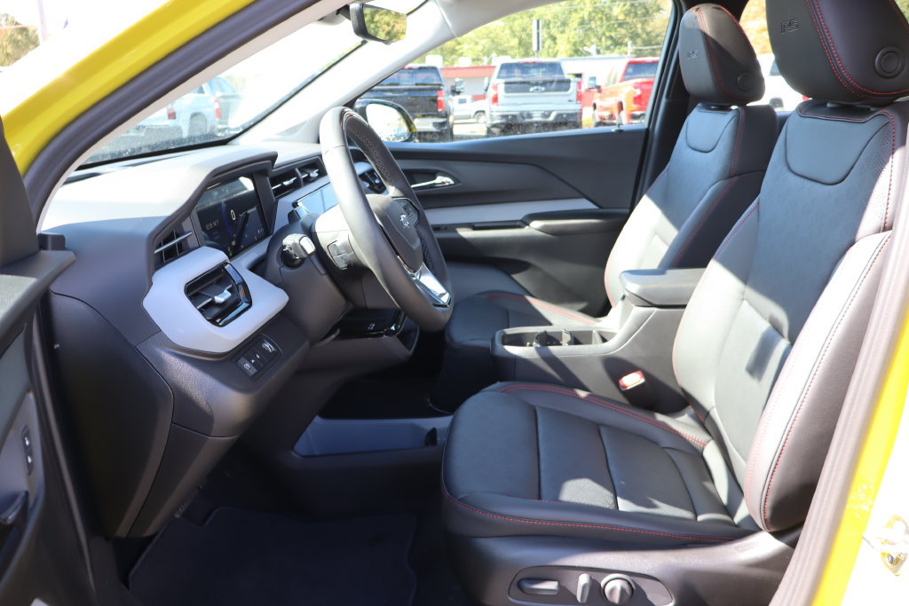 New 2027 Chevrolet Bolt RS w/ Super Cruise Package FWD image 5