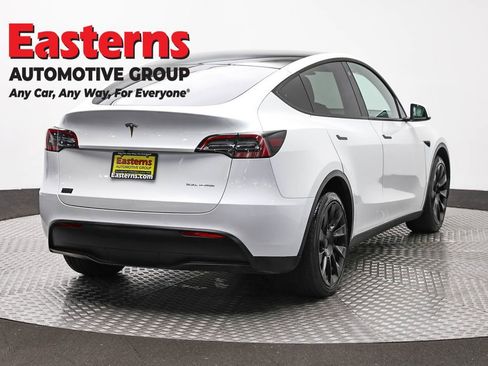 Used 2022 Tesla Model Y Long Range AWD/4WD image 5