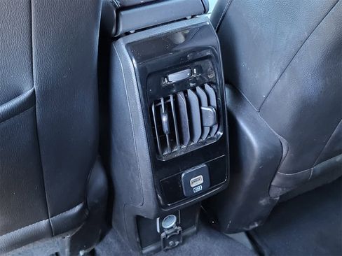 Used 2023 Jeep Compass Limited image 27