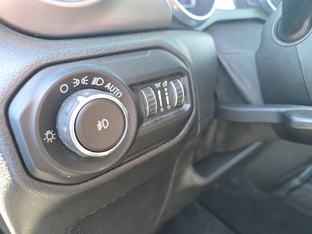 Used 2020 Jeep Wrangler Sport AWD/4WD image 11