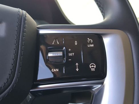 Certified 2025 Land Rover Range Rover SE AWD/4WD image 27