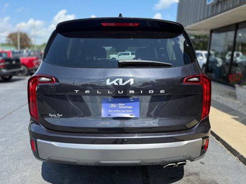 Used 2025 Kia Telluride S FWD image 3