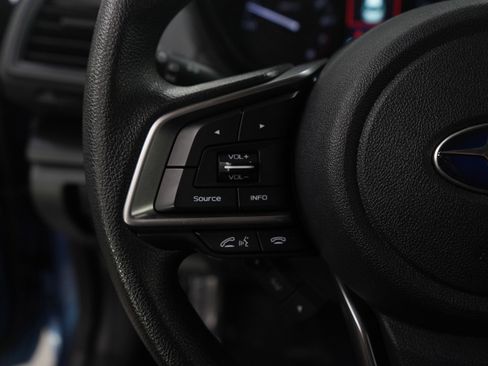 Used 2020 Subaru Crosstrek 2.0i image 17