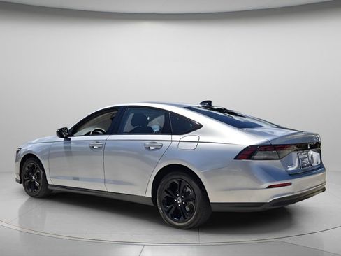 Certified 2025 Honda Accord SE image 8